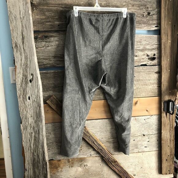 penningtons plus size 4X light grey soft velour leggings - Picture 3 of 5